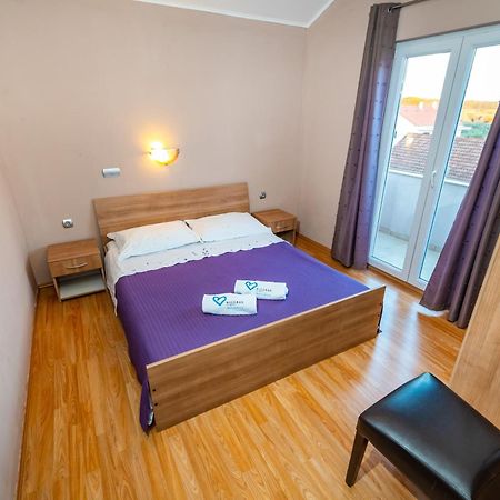Apartment Adrian Biograd Na Moru Esterno foto