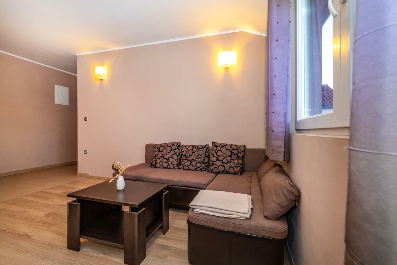 Apartment Adrian Biograd Na Moru Esterno foto
