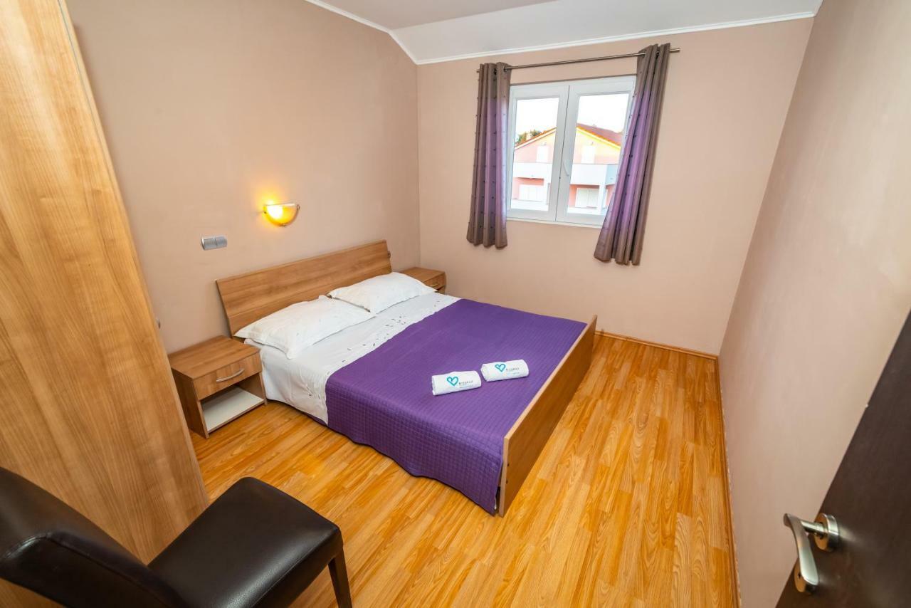 Apartment Adrian Biograd Na Moru Esterno foto